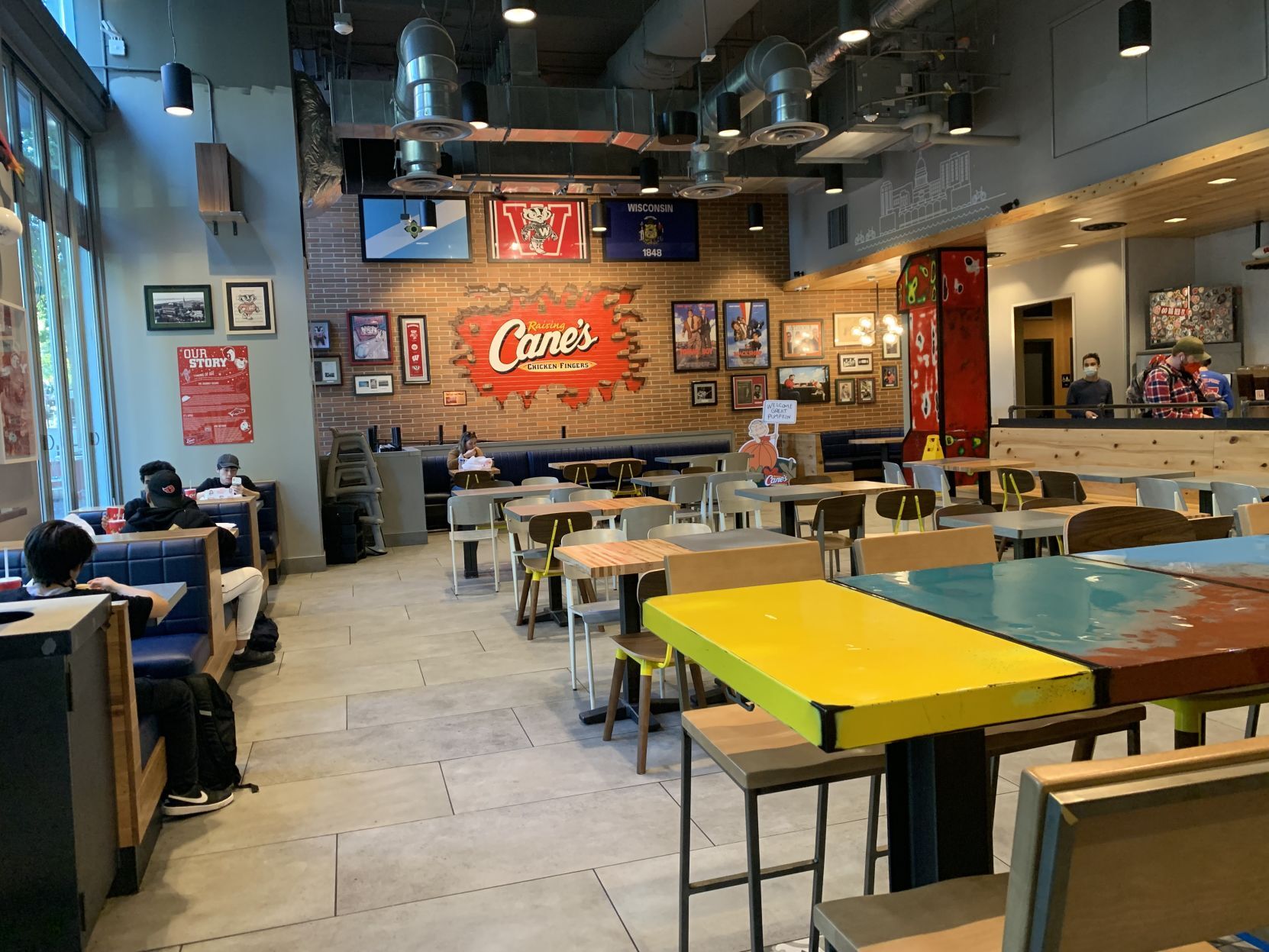 Cane's interior